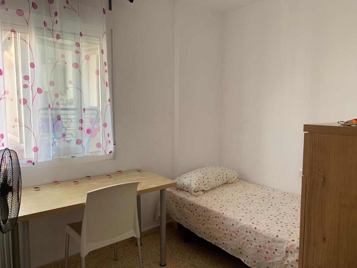 Habitacion Con Cama Individual, Piso Compartido En Avenida Blasco Ibanez 발렌시아 외부 사진