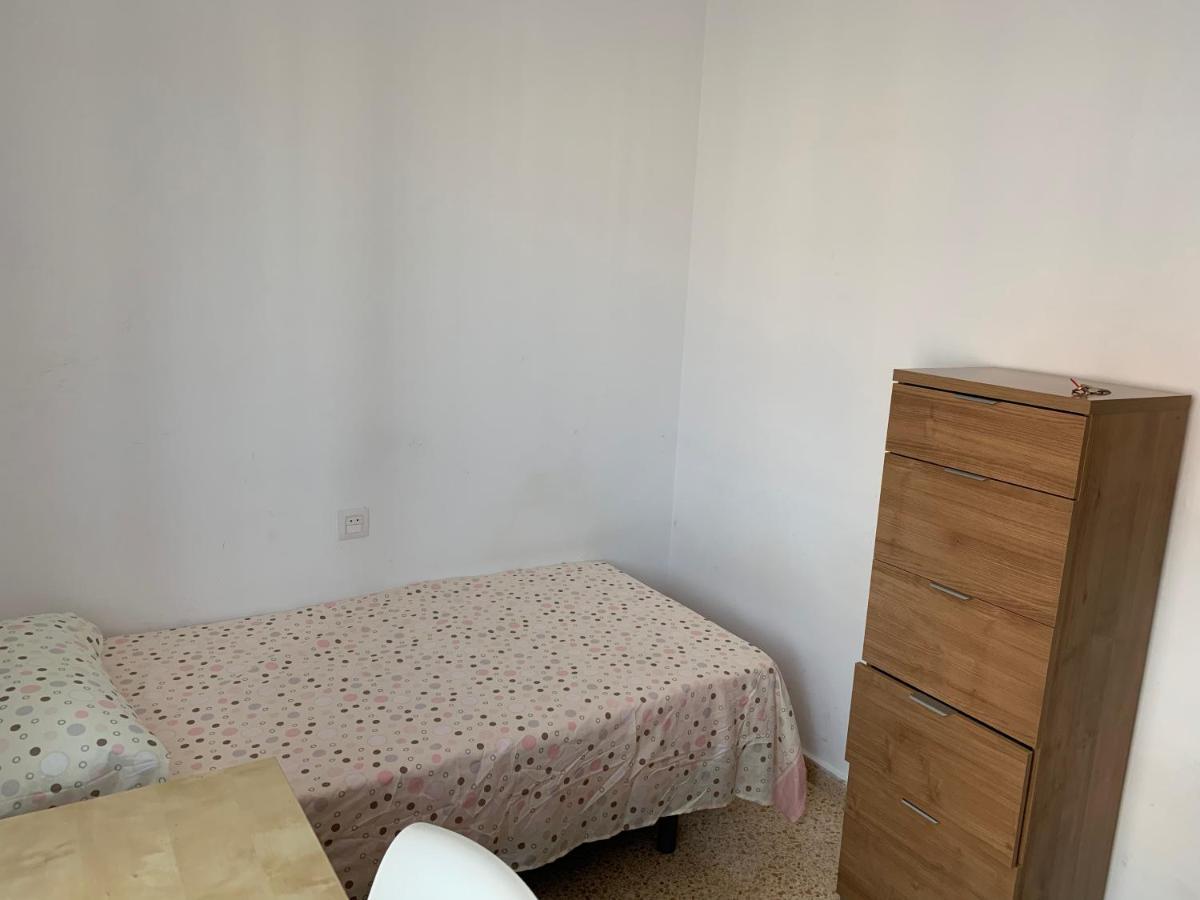 Habitacion Con Cama Individual, Piso Compartido En Avenida Blasco Ibanez 발렌시아 외부 사진