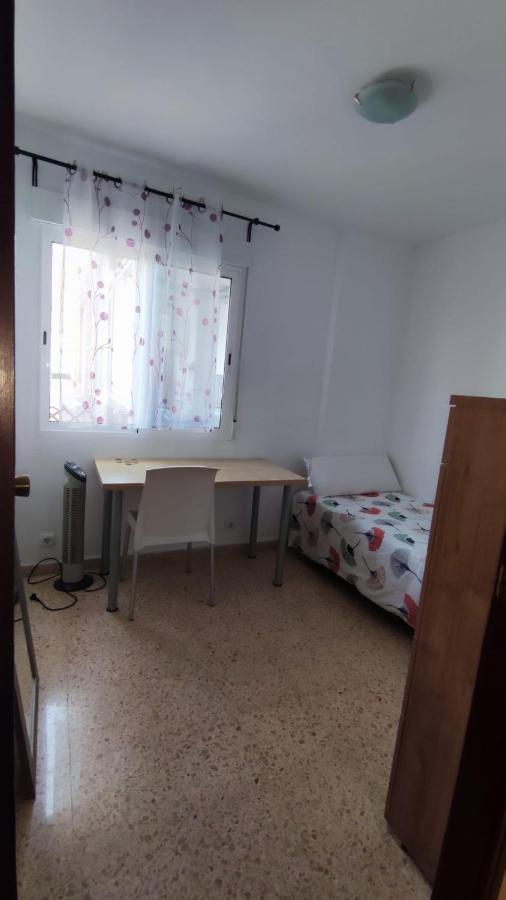 Habitacion Con Cama Individual, Piso Compartido En Avenida Blasco Ibanez 발렌시아 외부 사진